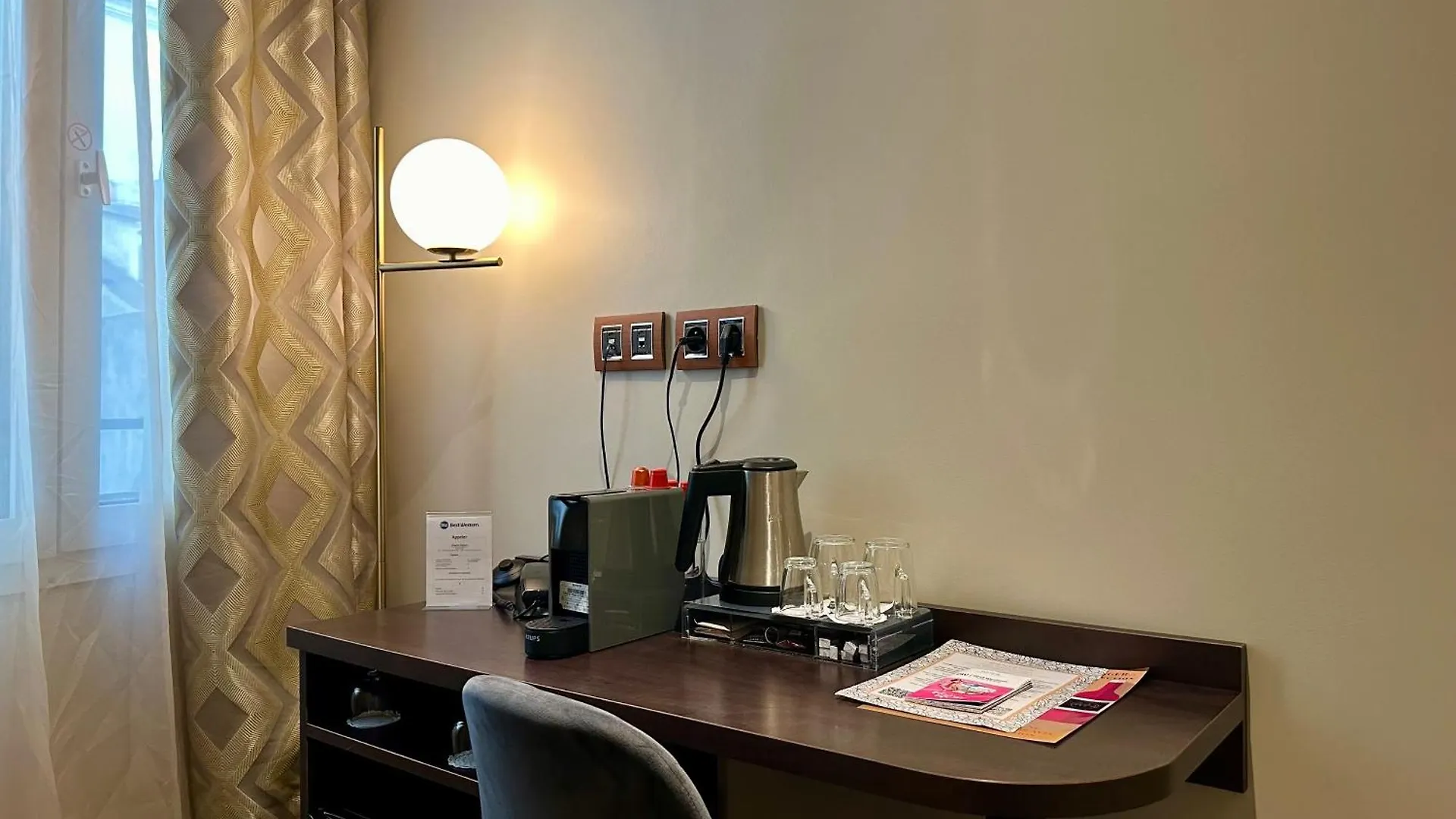 Best Western Empire Elysées Paris 3*,